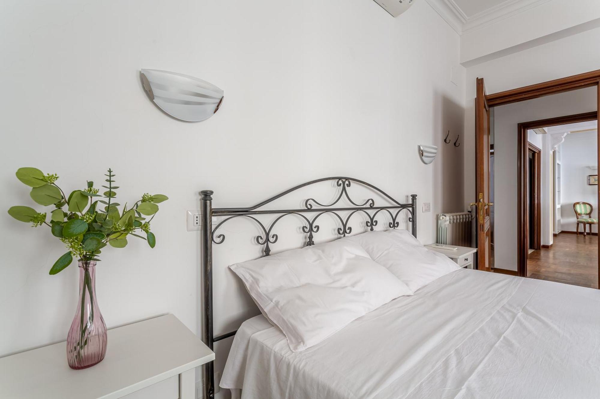 Iflat Vatican Spacious Apartment With Terrace Rome Bagian luar foto
