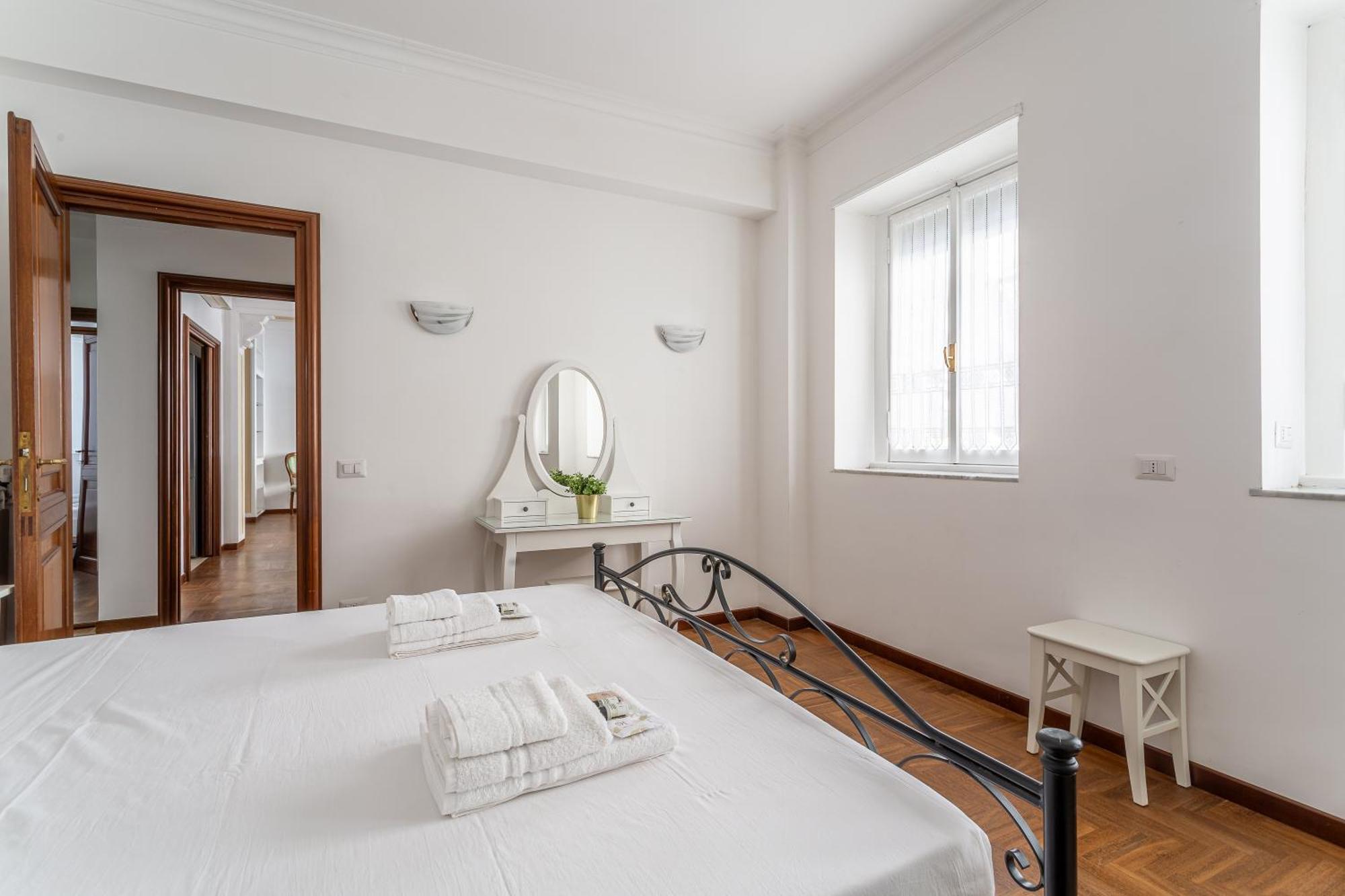 Iflat Vatican Spacious Apartment With Terrace Rome Bagian luar foto